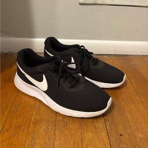 BLACK NUKE RUNNING SHOES